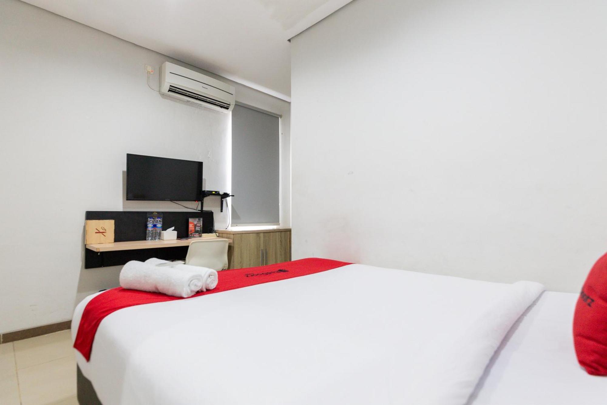 Reddoorz Plus Syariah Near Mall Pondok Indah Jacarta Exterior foto