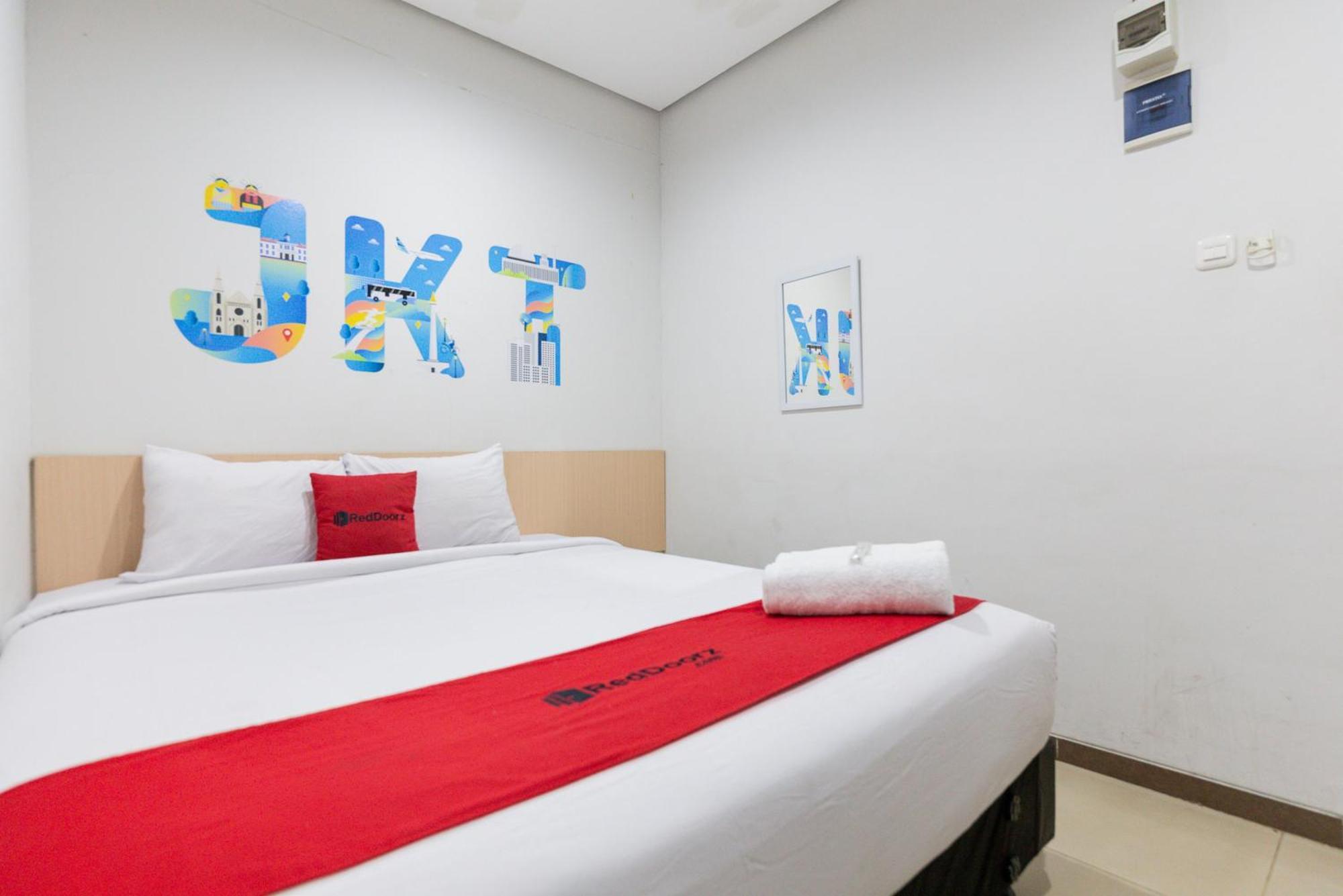 Reddoorz Plus Syariah Near Mall Pondok Indah Jacarta Exterior foto