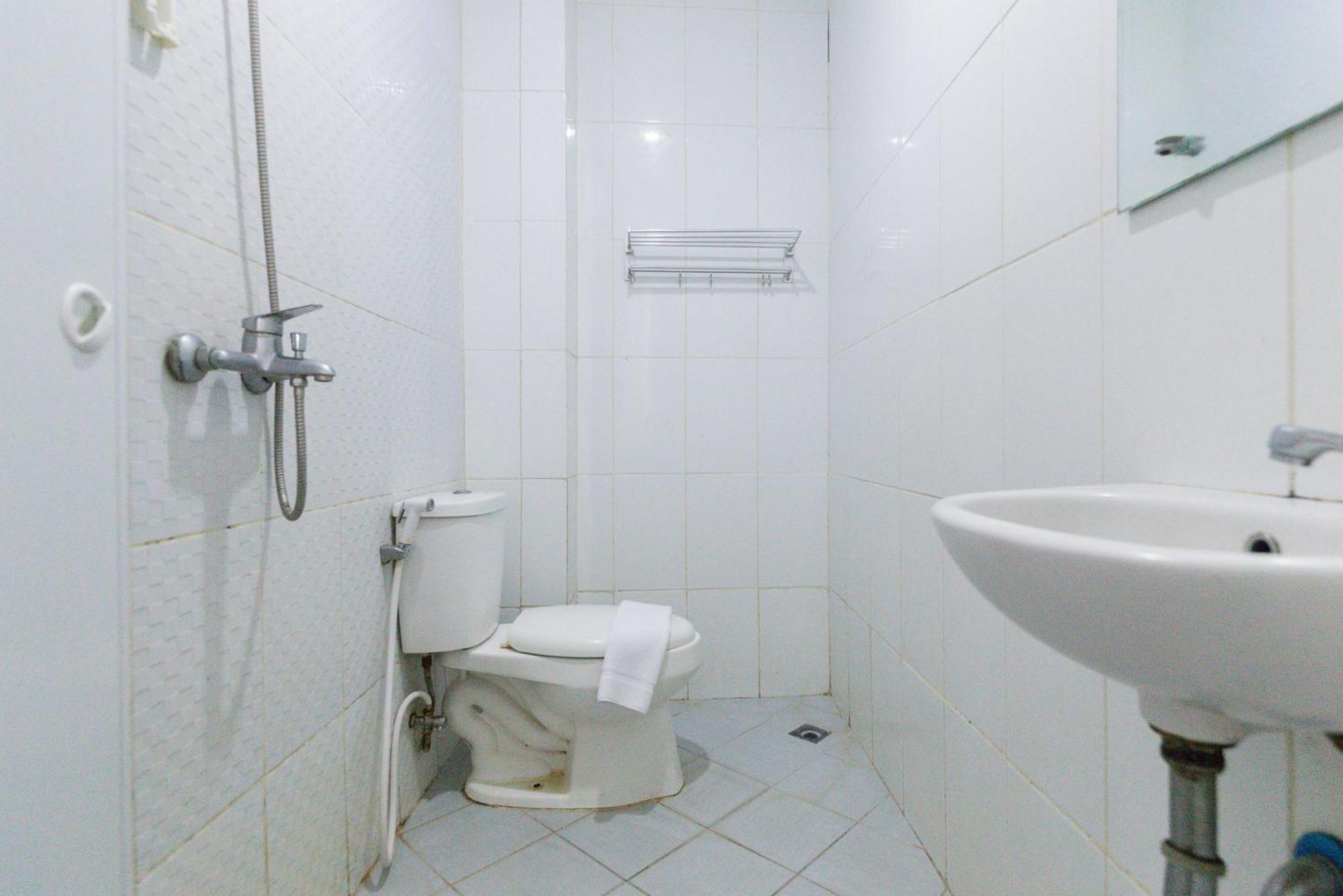Reddoorz Plus Syariah Near Mall Pondok Indah Jacarta Exterior foto
