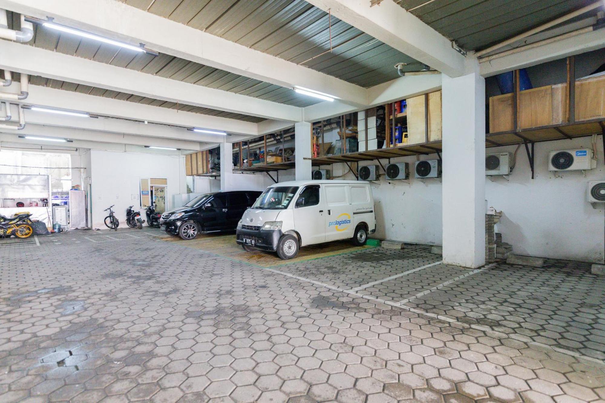 Reddoorz Plus Syariah Near Mall Pondok Indah Jacarta Exterior foto